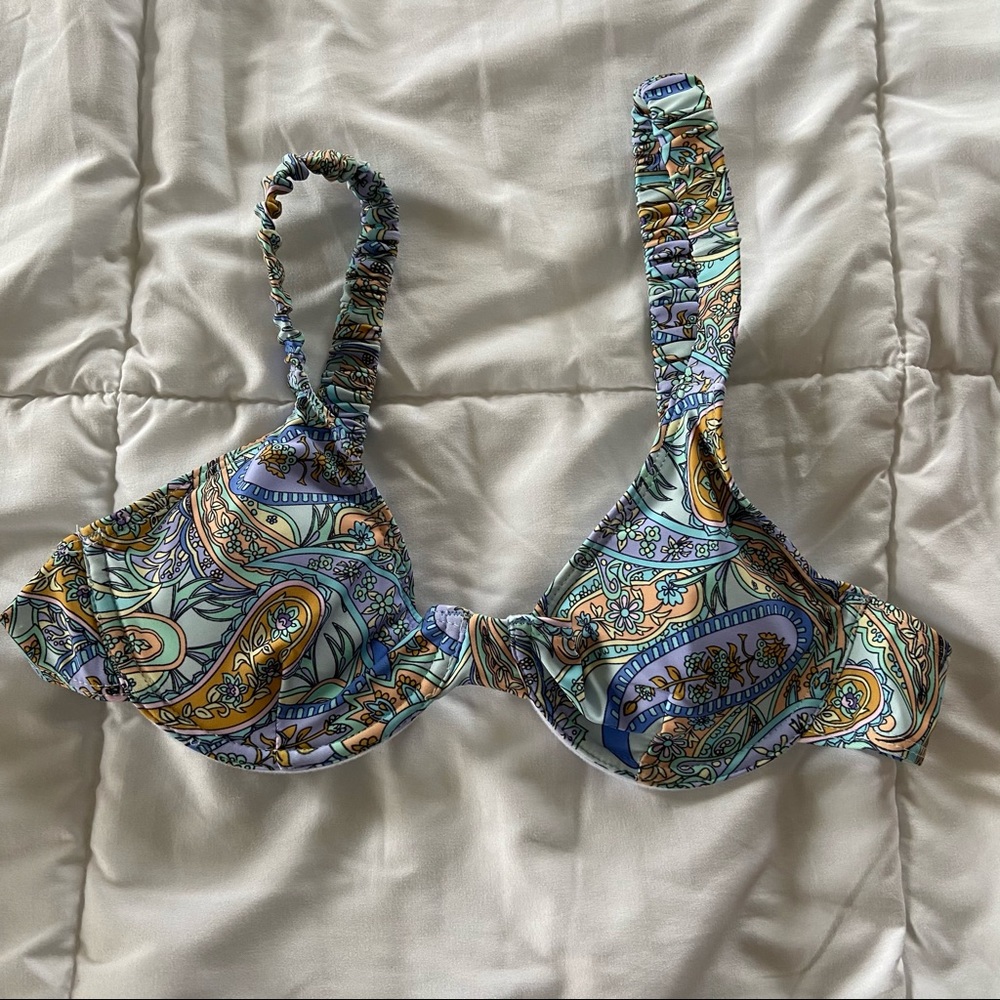Scrunched strap bikini top